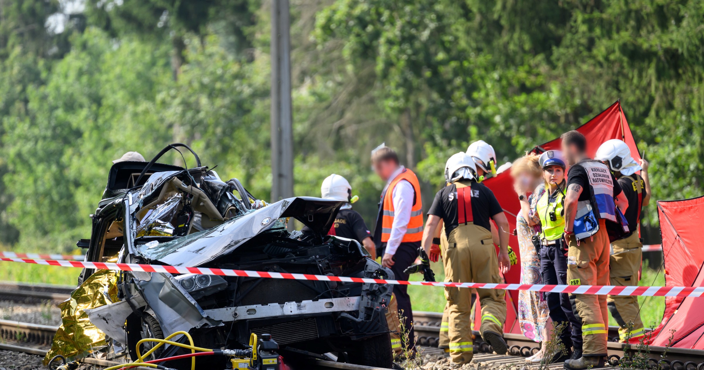 25815511 - DACHOWA ŚMIERTELNY WYPADEK NA PRZEJEŹDZIE KOLEJOWYM (wypadek na przejeździe kolejowym w miejscowości Dachowa)
