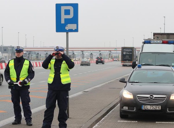 Niesłuszny mandat - przyjąć czy iść do sądu?