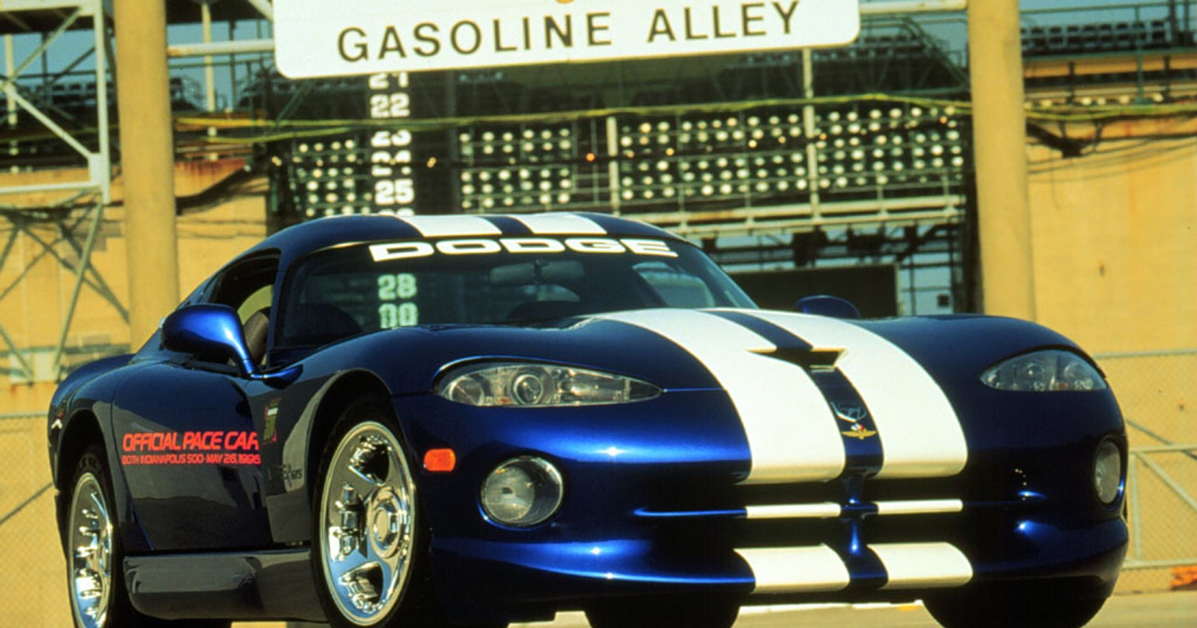 Chrysler Viper GTS - 450-konna żmija na kołach