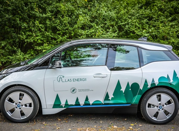 Do lasu po prąd, czyli Lasy Państwowe mają już BMW i3
