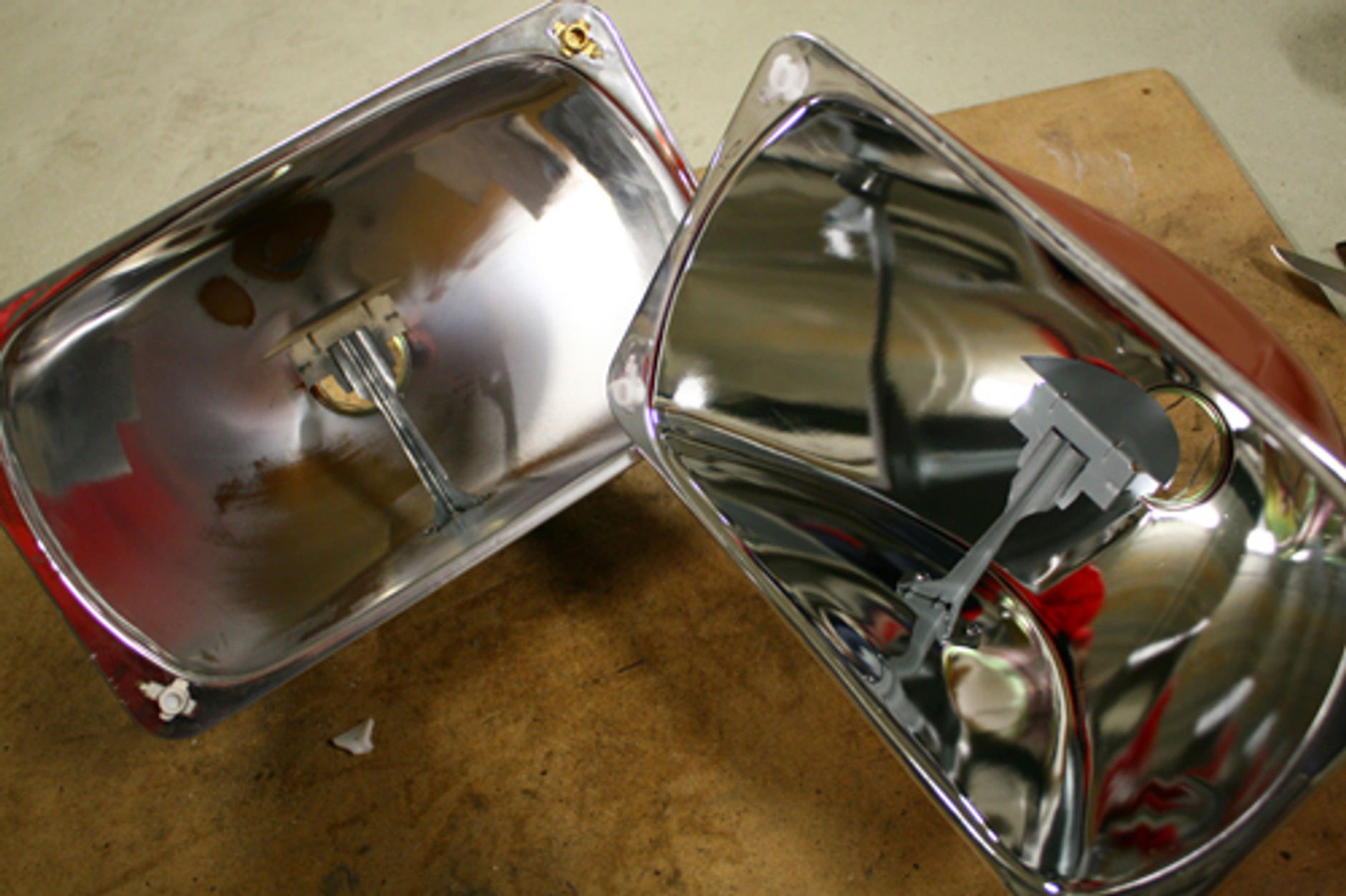 Regeneracja reflektorów - Dzięki nam zaoszczędzisz kilkaset złotych