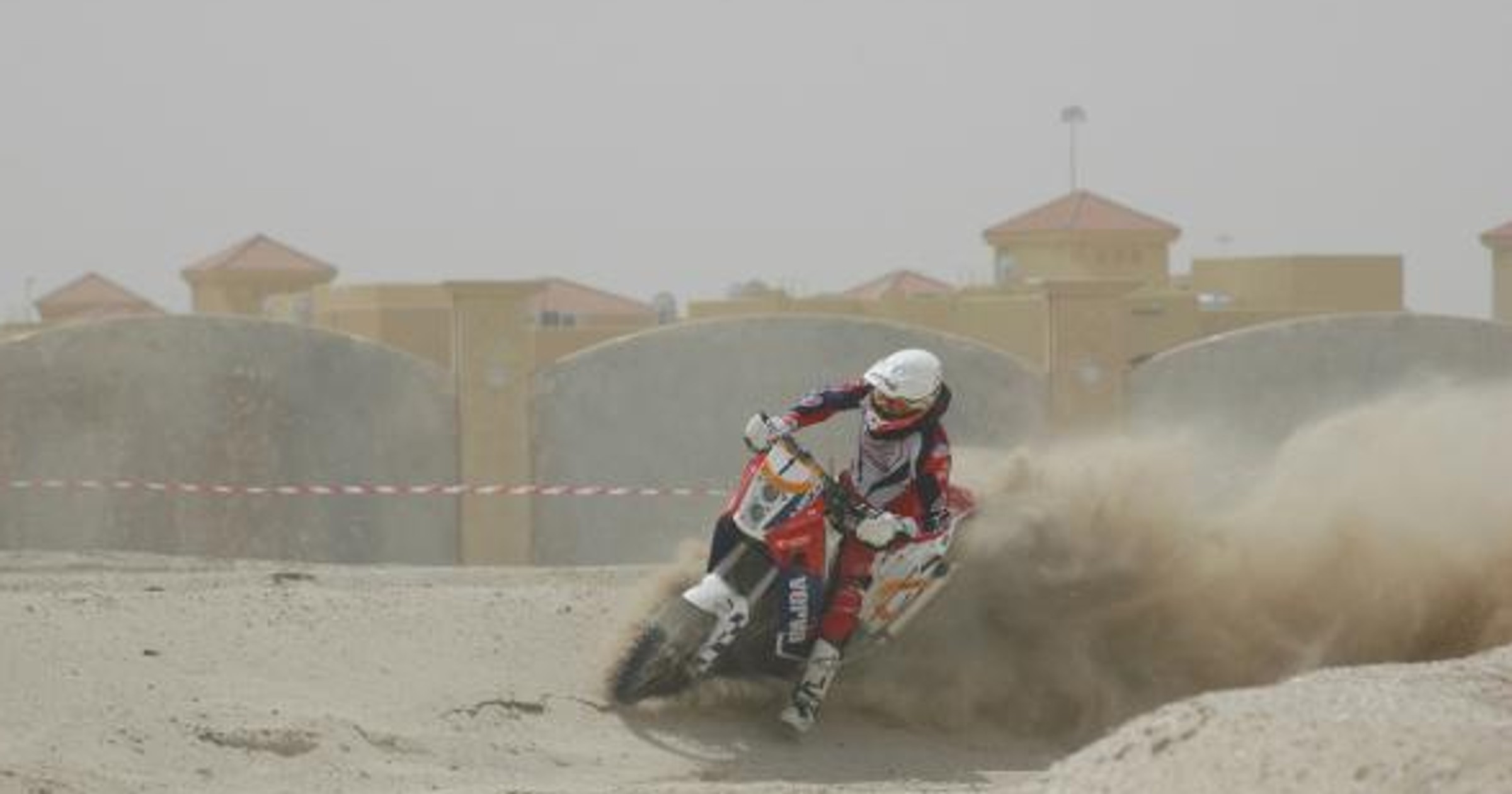 Abu Dhabi Desert Challenge 2010: koniec marzeń Przygońskiego, Czachor i Dąbrowski nadal walczą