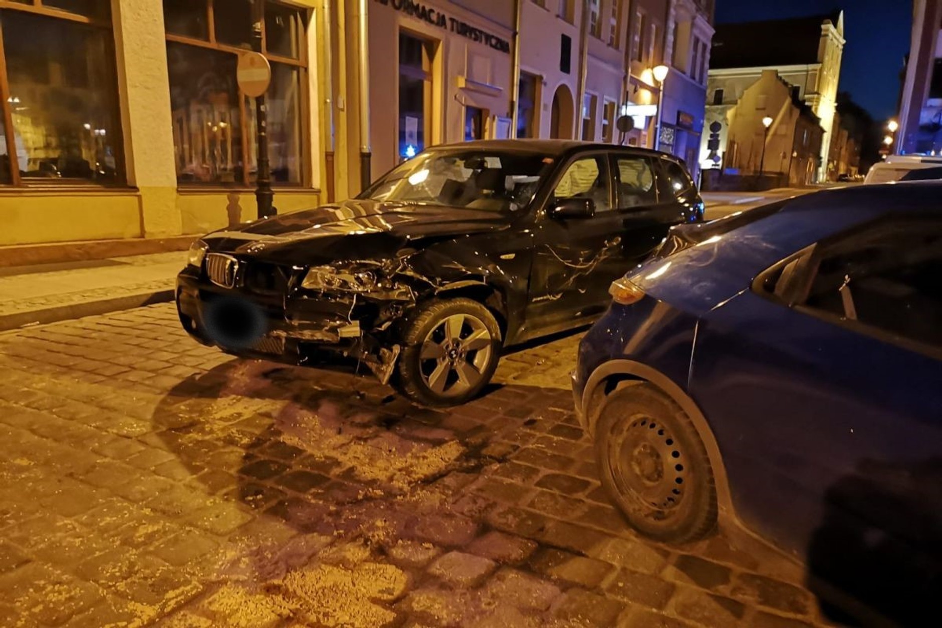 Efekty nocnej jazdy kobiety w BMW w Grudziądzu