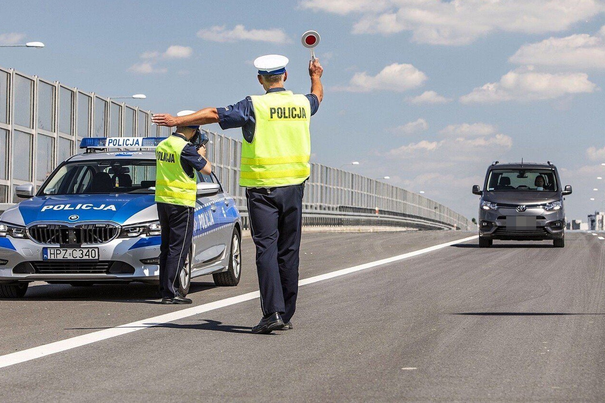 Wielka akcja policji w całym kraju. Kontrole i zakazy ruchu