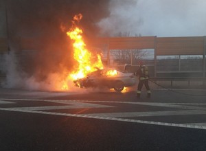 Co robić, kiedy auto się pali?