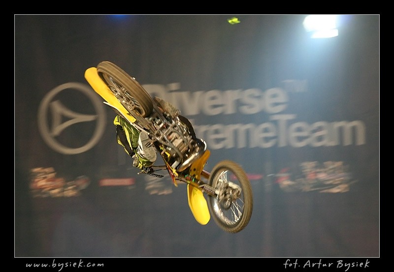 DIVERSE Night of the Jumps - fotografował Artur Bysiek