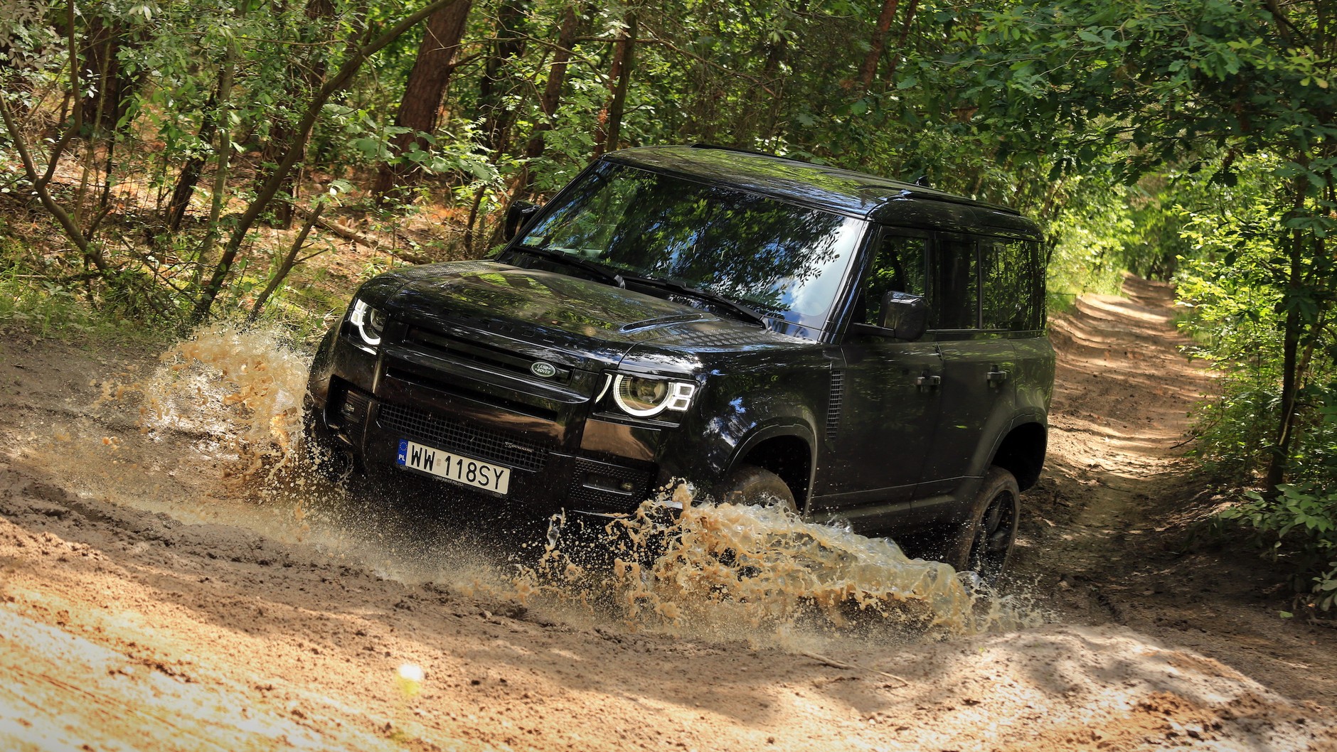 Land Rover Defender 110