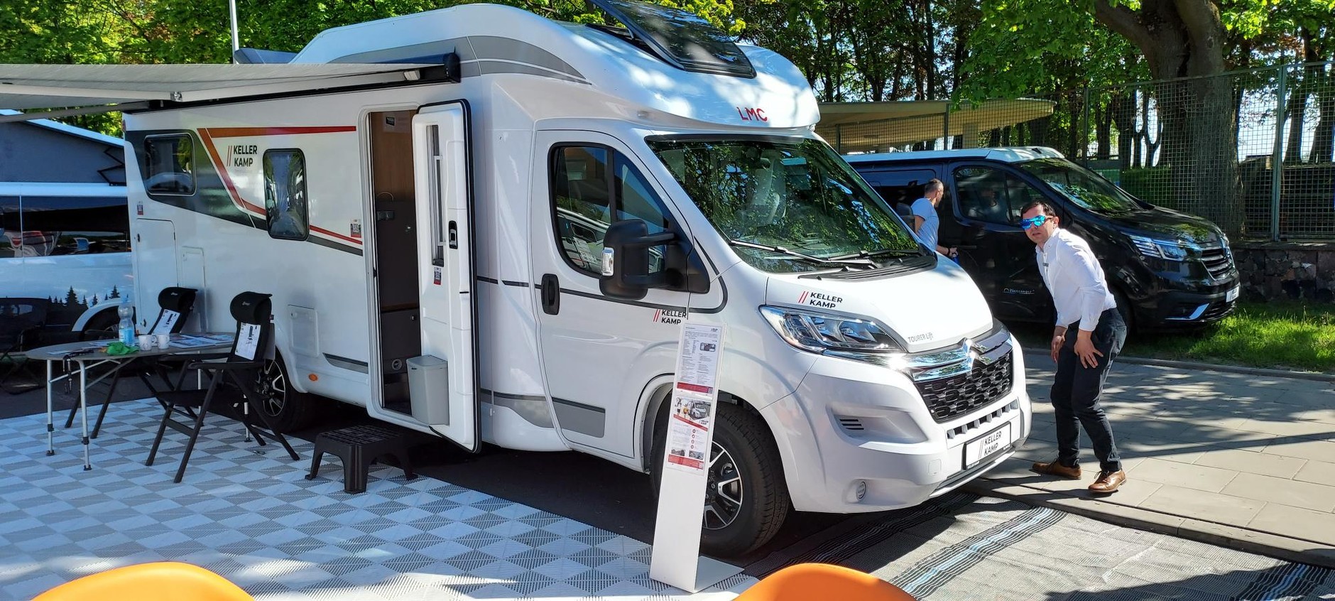 Wystawa kamperów