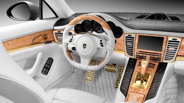 Skóra krokodyla i złoto w Porsche Panamera
