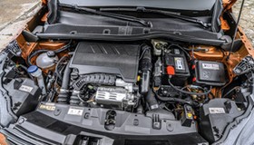 Peugeot 2008 1.2 PureTech - silnik