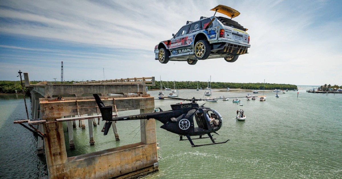 Gymkhana 2022 z Travisem Pastraną i starym Subaru