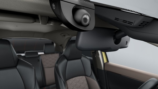 Toyota Yaris Cross jak radiowóz policji. Teraz auto można doposażyć w wideorejestrator
