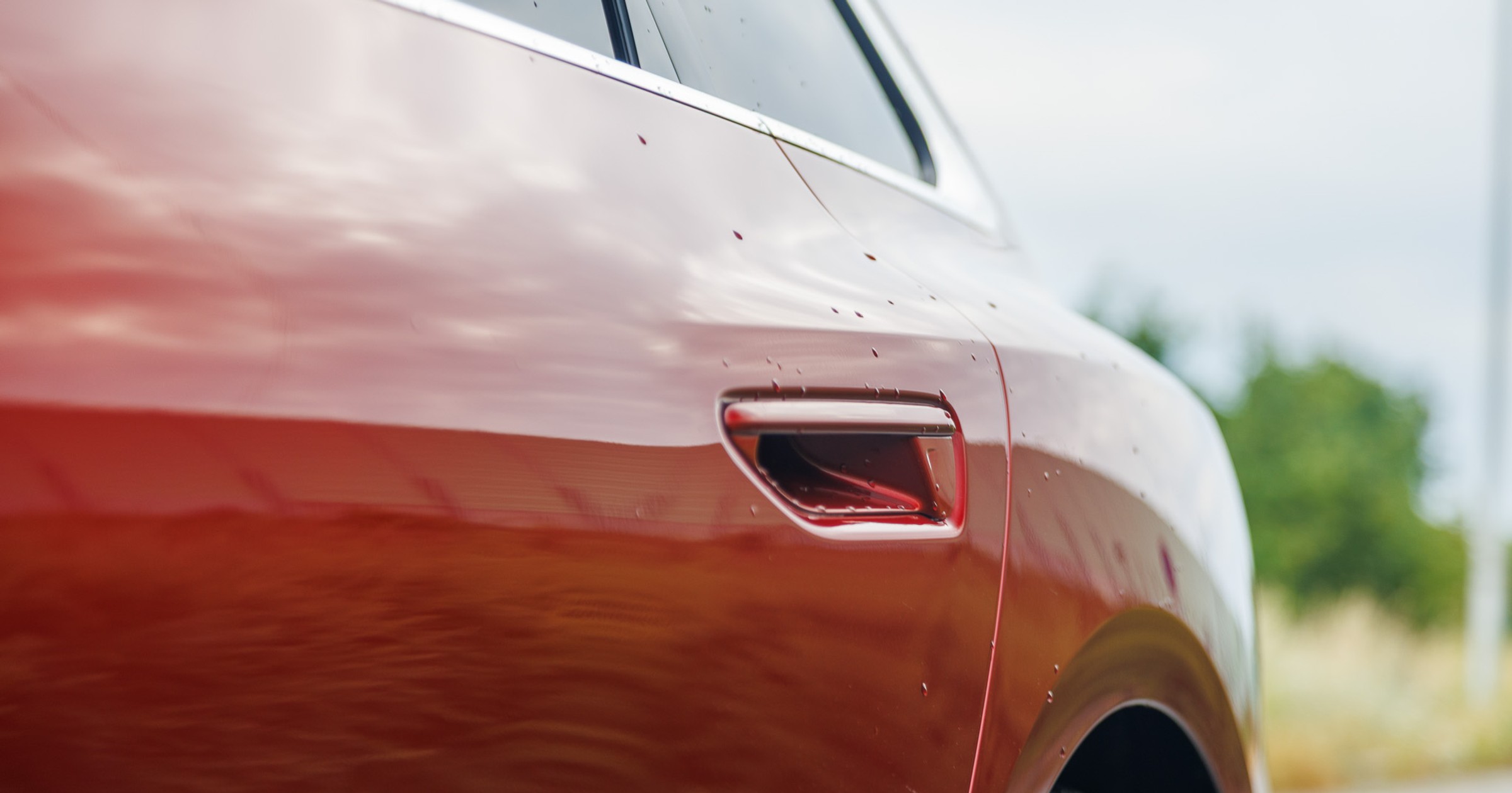 Klamki w nowoczesnych samochodach nie mają zamków. To jednak złudzenie, zamek jest, przynajmniej jeden, by zawsze można było się dostać do środka