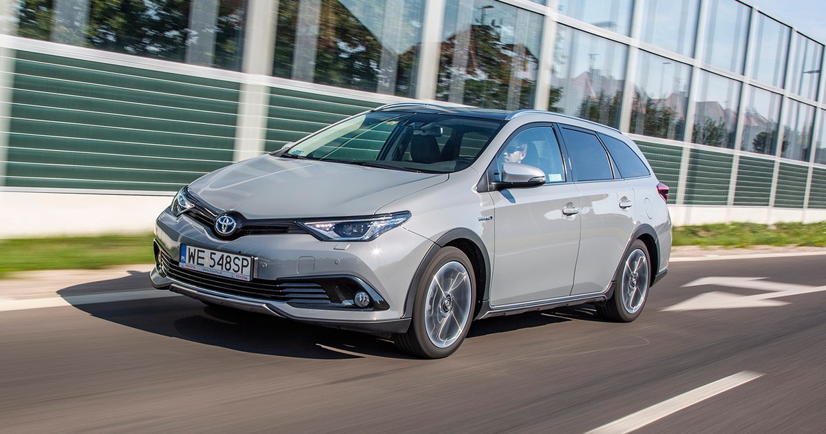 Toyota Auris Touring Sports kombi 1.8 Hybrid - hybryda dla aktywnych