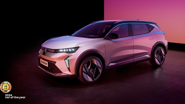 Renault Scenic E-Tech Electric Samochodem Roku 2024