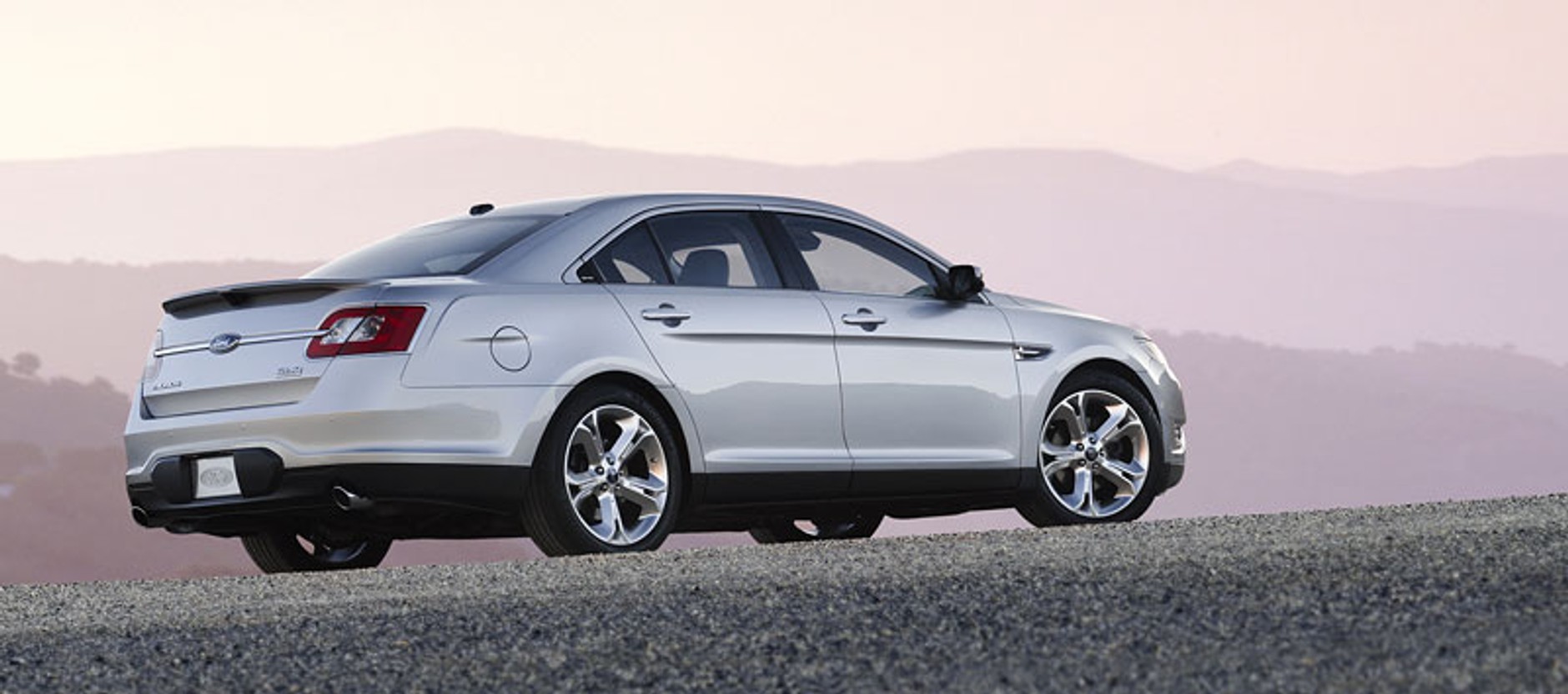 Ford Taurus SHO – rodzinny sedan w najostrzejszej wersji