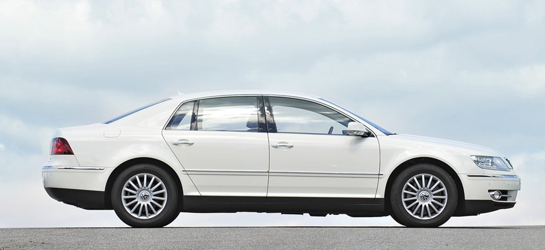 Które auto ma największy rozstaw osi?