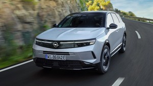 Nowy Grandland to flagowy model Opla. Jeździłem wersją 1.6 Plug-in Hybrid