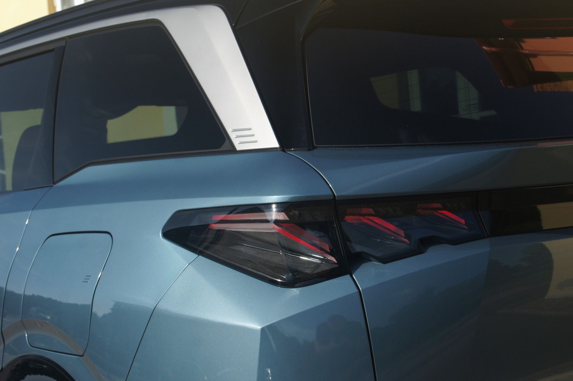 Peugeot E-5008 w pierwszym teście