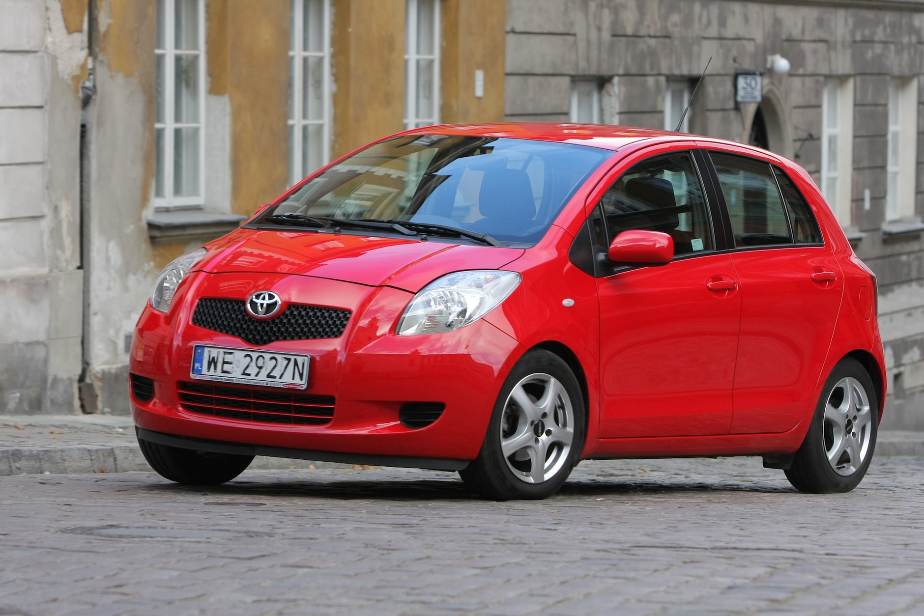 Toyota Yaris II 1.3 z 2006 r. za 14 800 zł