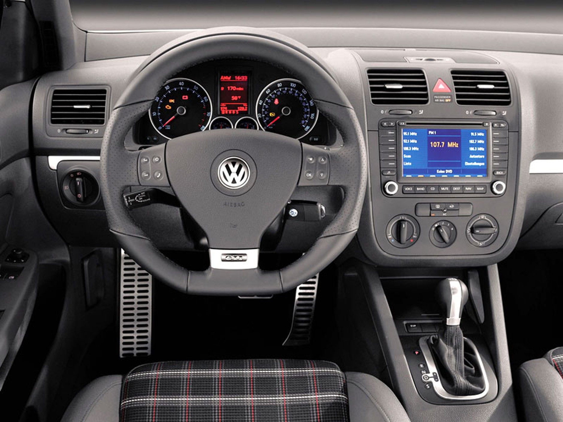 Volkswagen Golf GTI MK5 (2004)