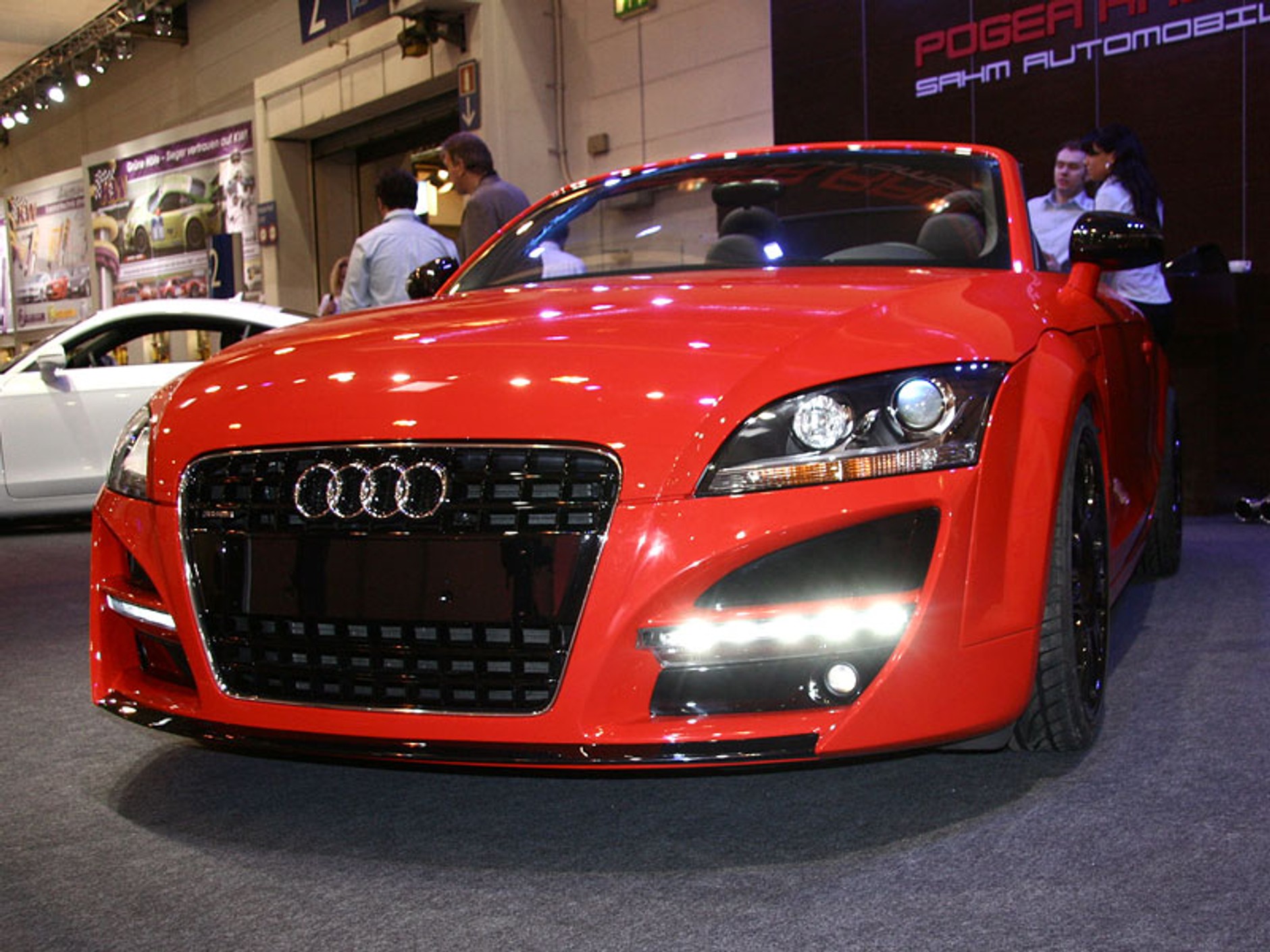 Essen Motor Show 2007 - Latające maszyny i piękne modelki (fotogaleria 2)