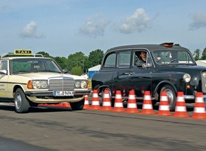 Mercedes W123 kontra Austin FX4Q - która taksówka jest lepsza?