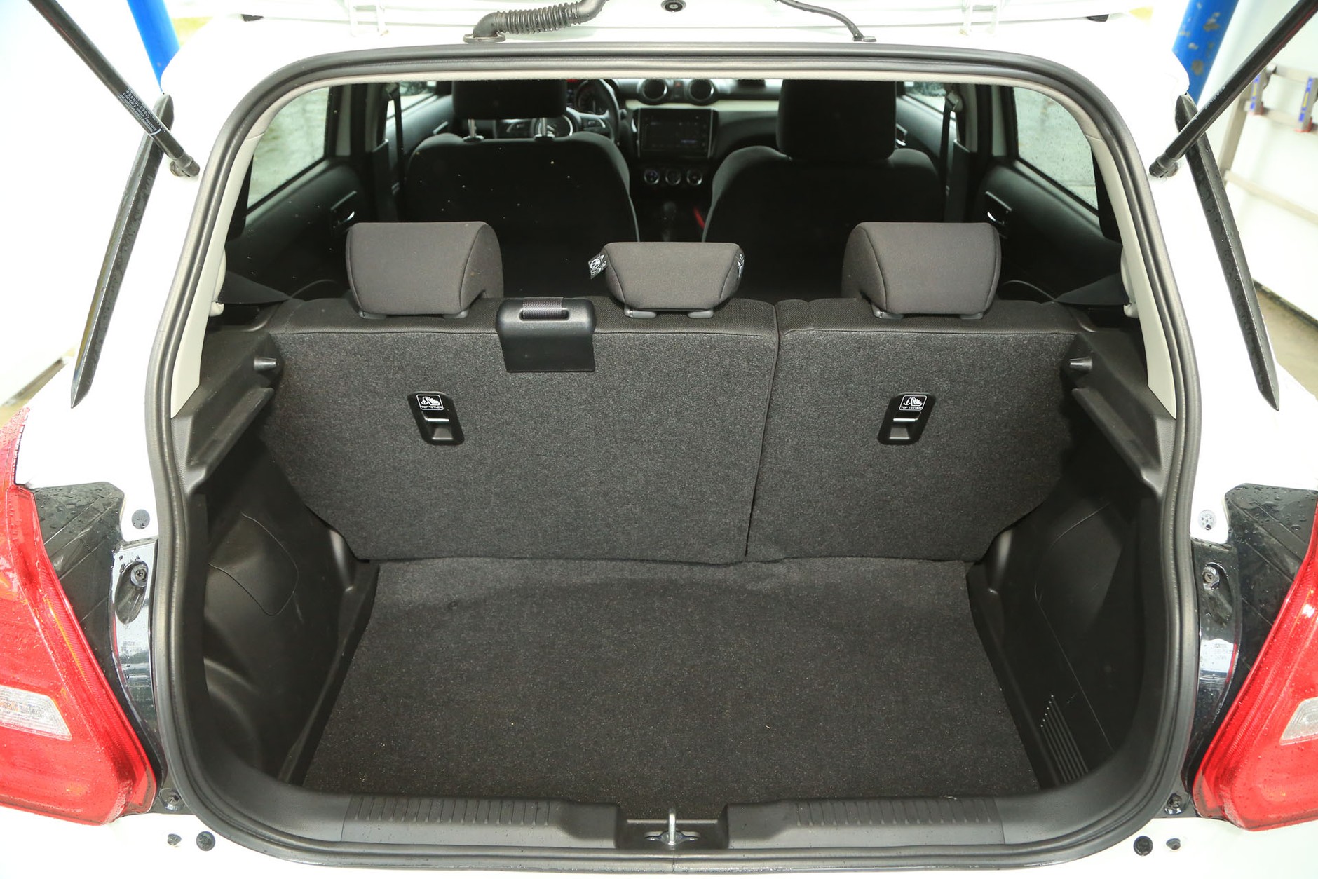 Suzuki Swift 1.0 Boosterjet - lekki, szybki, choć za drogi