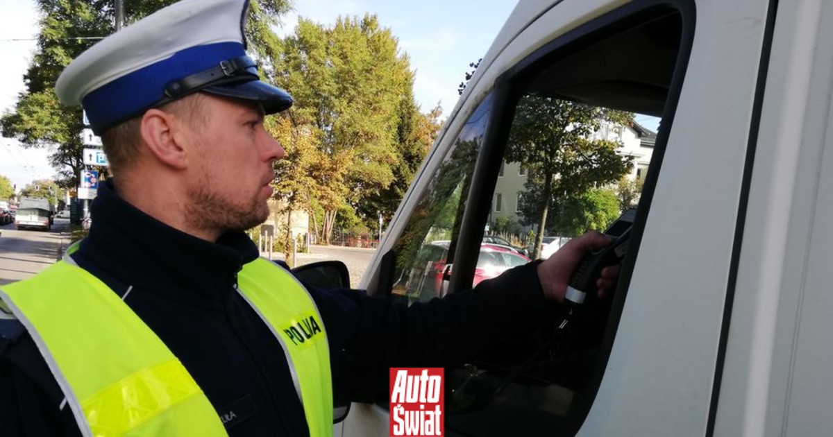 Policja zatrzymuje do rutynowej kontroli. Takie są prawa i obowązki kierowcy