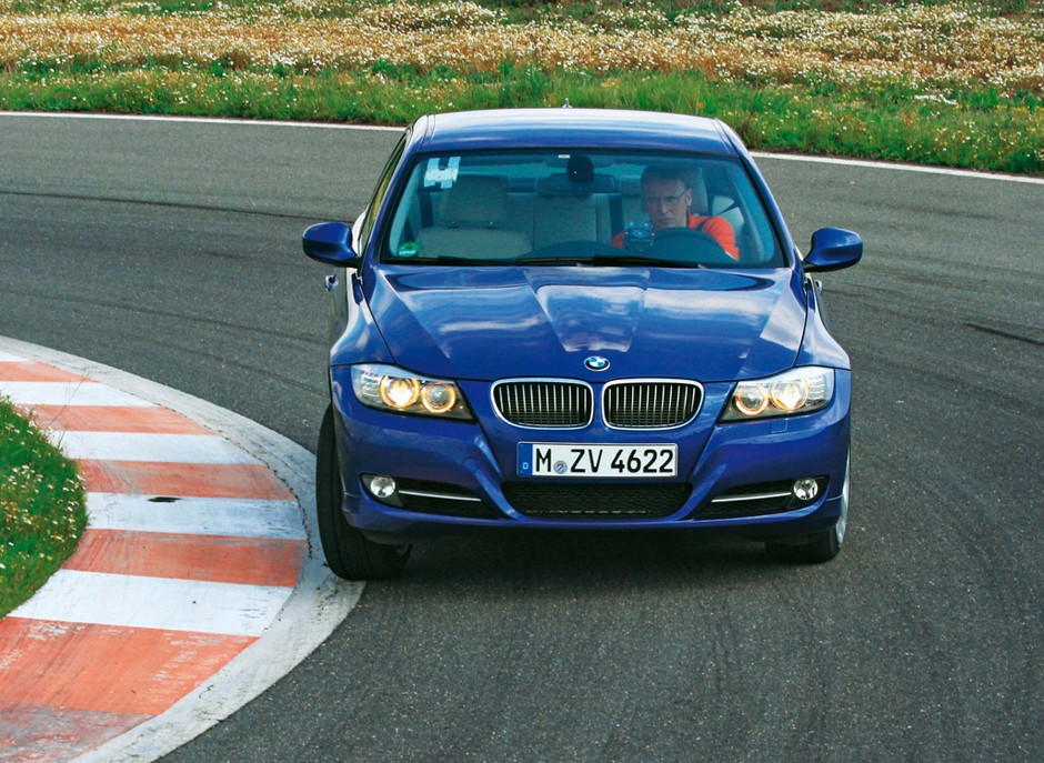 Test opon zimowych 225/45 R17: na czym bezpiecznie przejechać przez zimę?