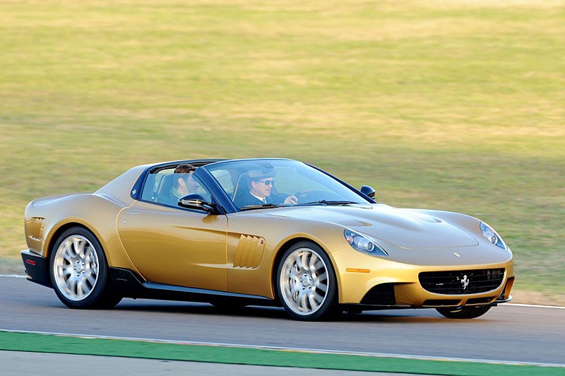 Ferrari P540 Superfast Aperta: złota seria 599 GTB na zamówienie