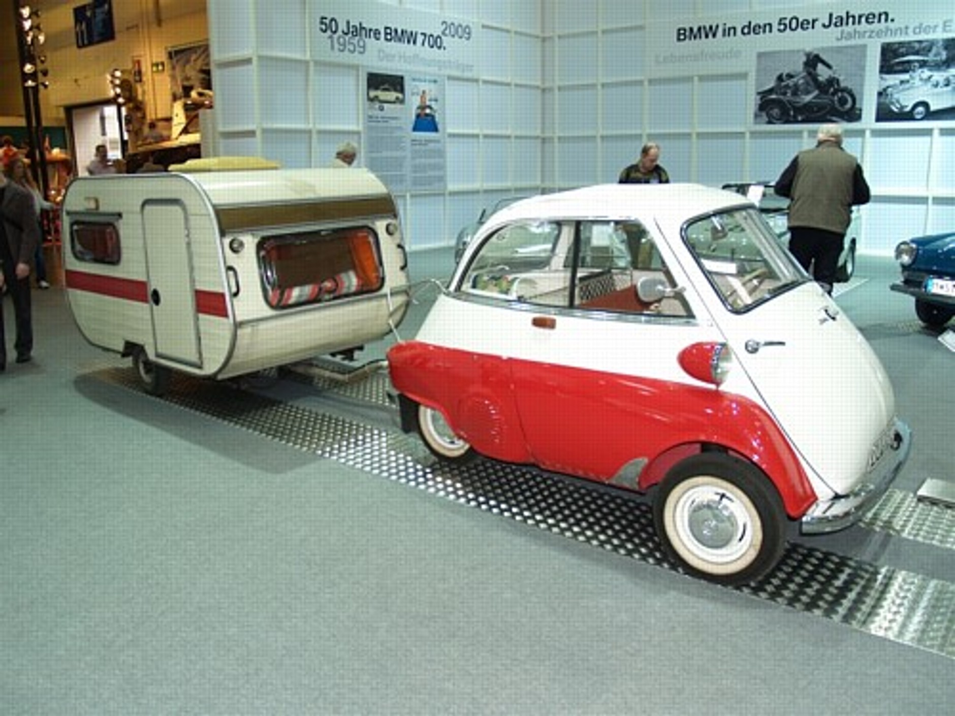 Technoclassica Essen 2009: Zabytkowe auta na salonie.