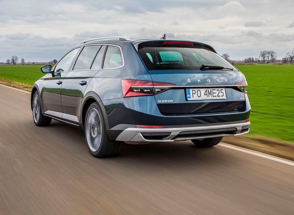 Skoda Superb Scout 2.0 TDI DSG 4x4 – kombi na każdą pogodę