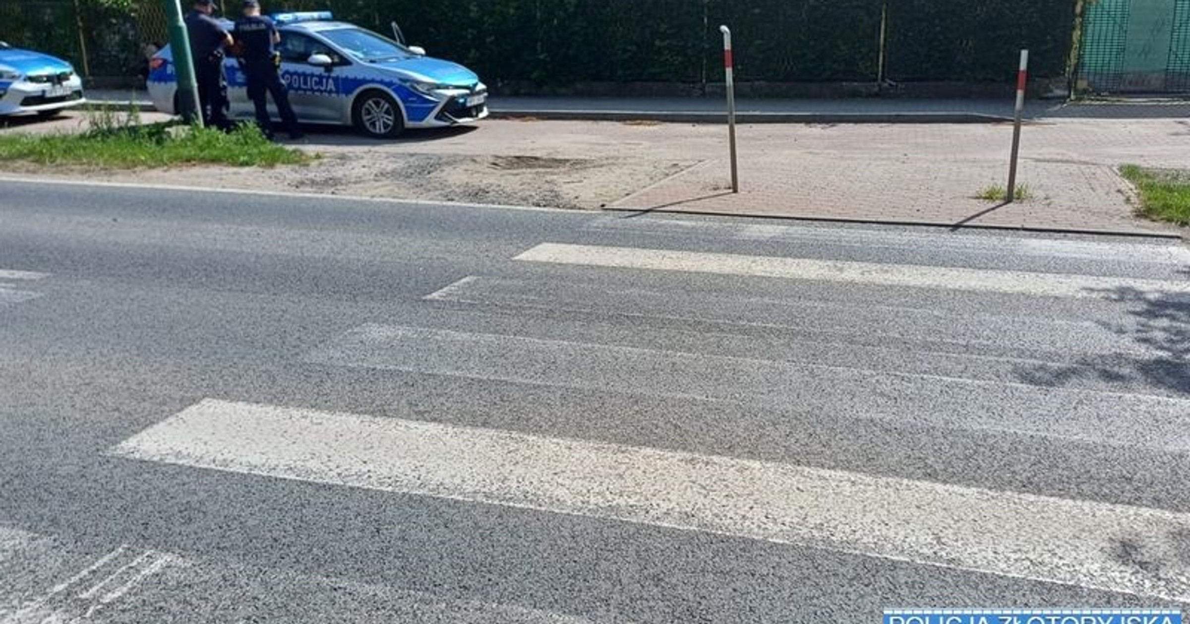 Obraz pochodzący z serwisu https://zlotoryja.policja.gov.pl/dzl/aktualnosci/bieza/120479,Potracenie-na-przejsciu-dla-pieszych-w-Zlotoryi-Policjanci-apeluja-o-ostroznosc.html
