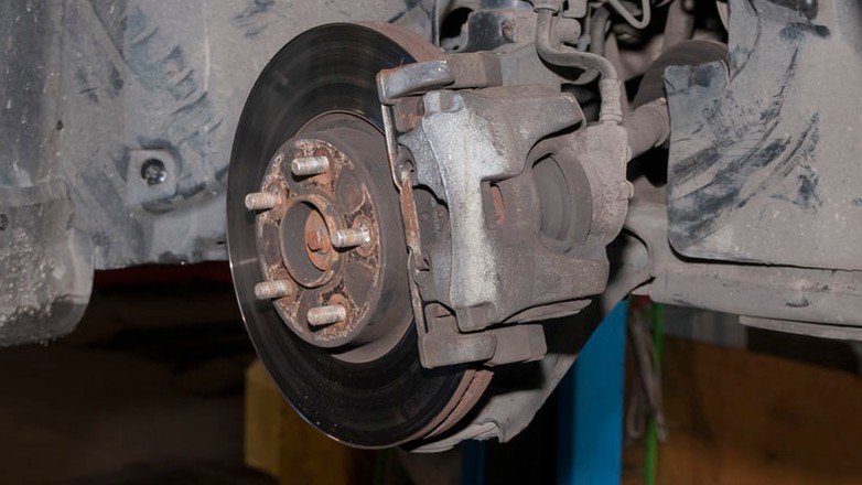 Problemy z hamulcami – gdzie szukać przyczyn?