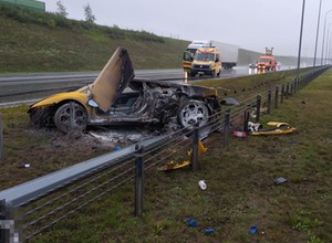 Wypadek Lamborghini na autostradzie A1. Kraksa zakończona pożarem