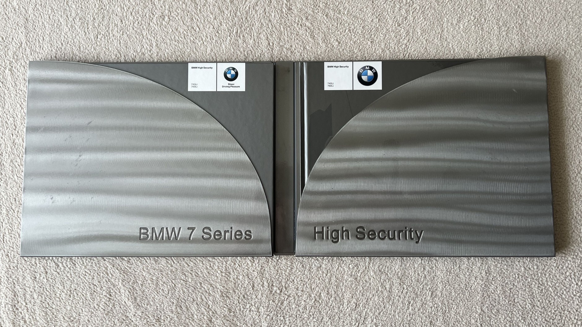 Prospekt opancerzonej wersji BMW serii 7 E66