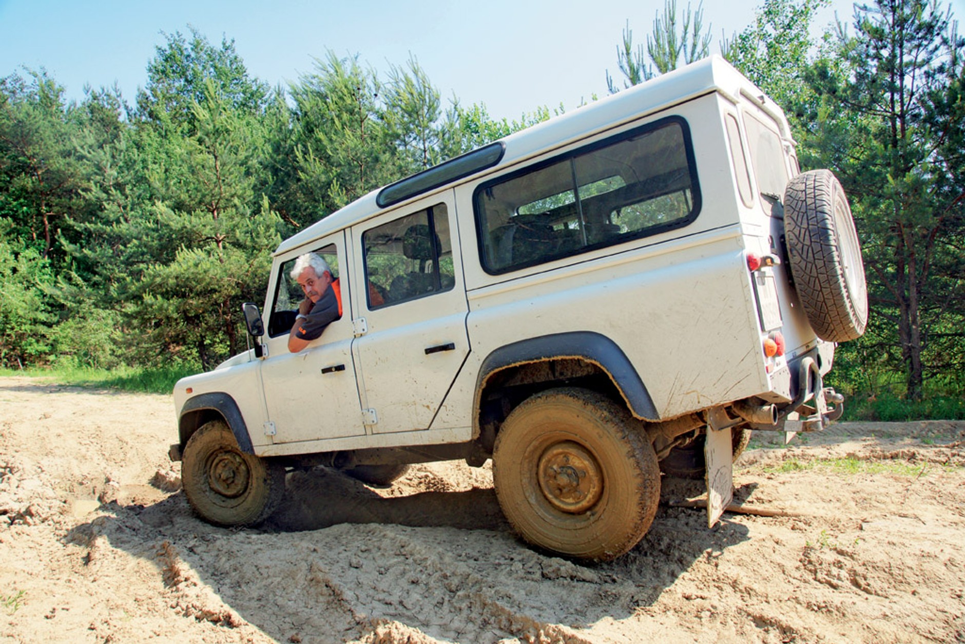 Mercedes G 350 kontra Land Rover Defender i Honker 2000: czy prawdziwe terenówki są na wymarciu?