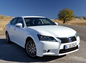 Lexus GS300h - Kluczowa hybryda