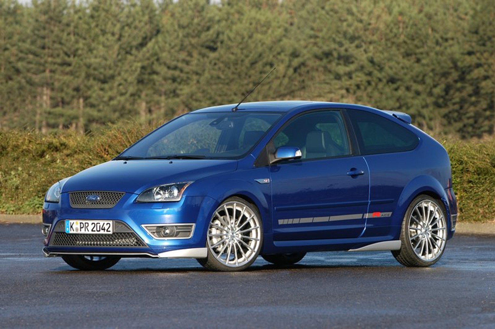 Ford Focus ST Race: fabryczny pakiet optyczny