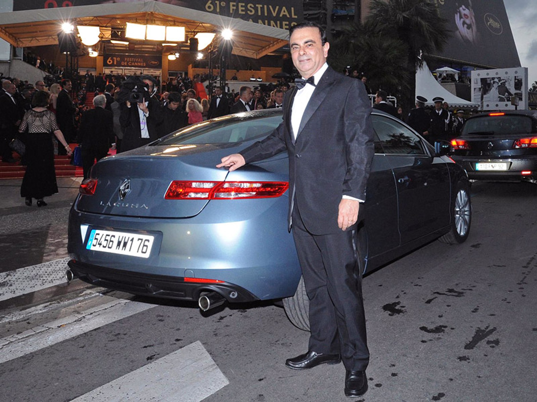 Paryż 2008: Renault Laguna Coupe w centrum zainteresowania