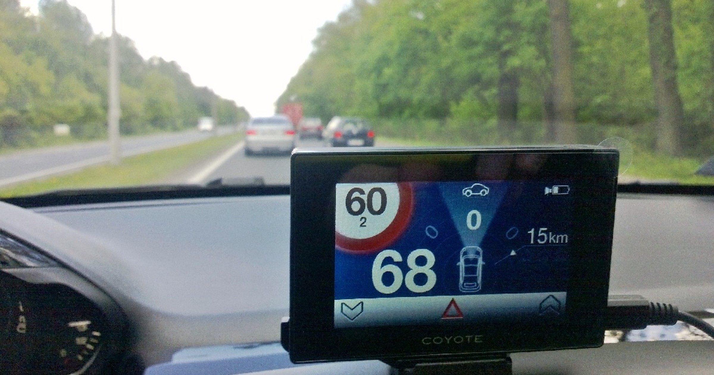 Na ekranie wyświetlane są tylko niezbędne informacje. 
