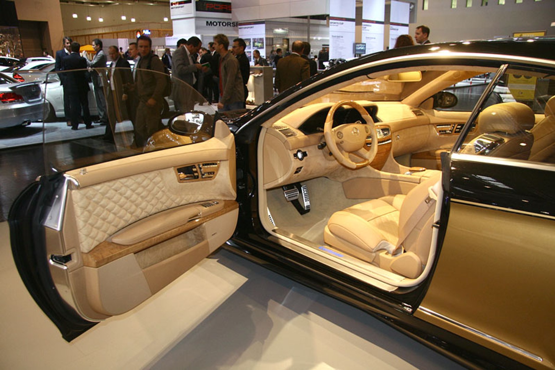 Essen Motor Show 2007: Carlsson Aigner CK65 RS Eau Rouge – dwukolorowy luksus