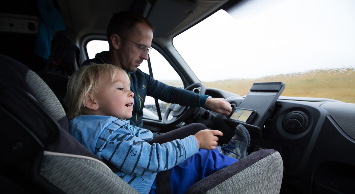 Jak przewozić dziecko samochodem? Kara może być wysoka, ale nie to jest najgorsze
