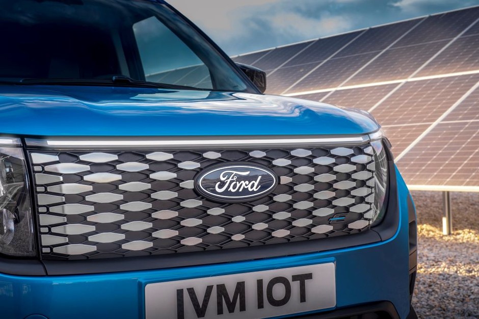 Ford E-Transit Courier
