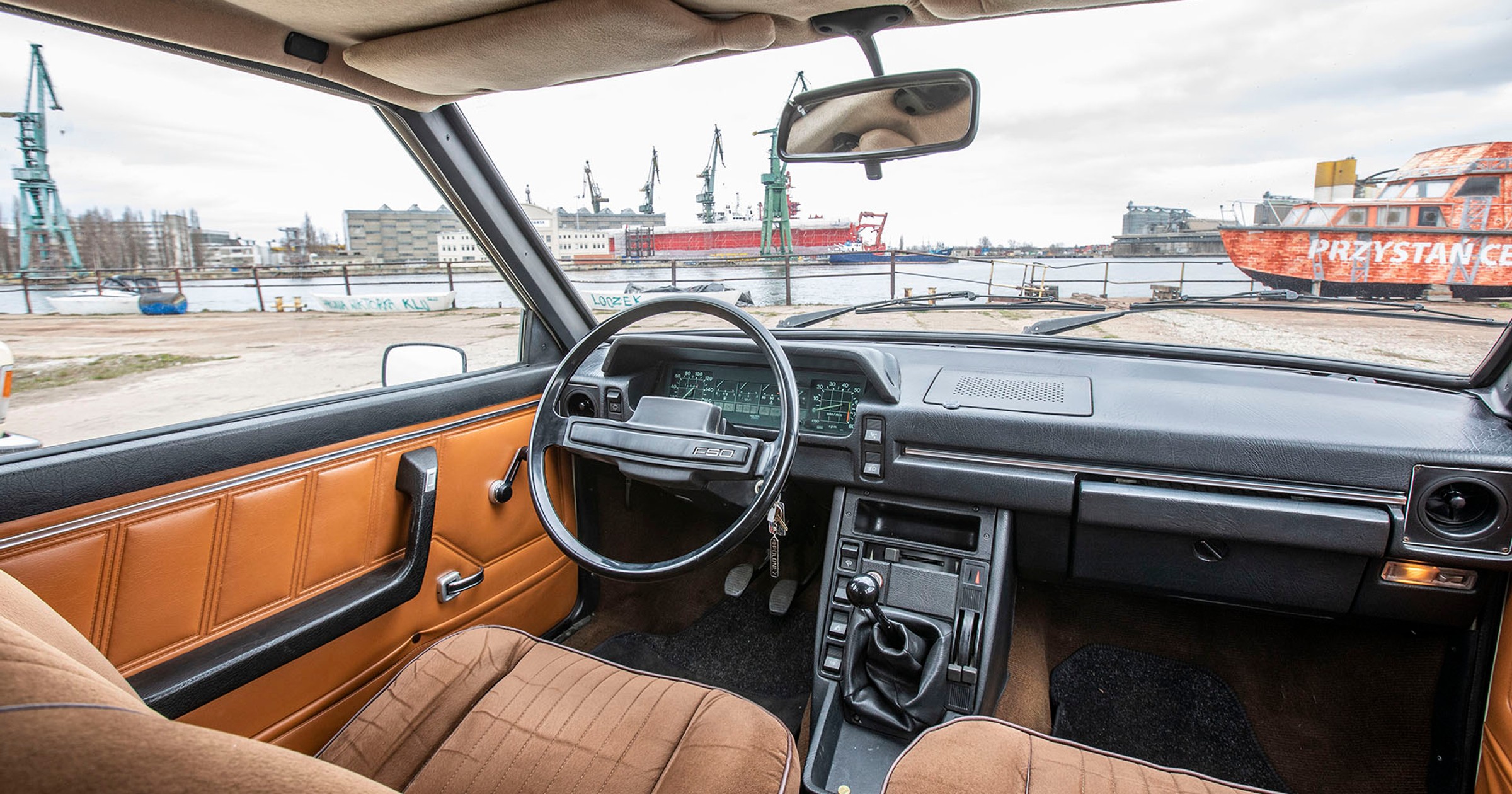 Polski Fiat 125p i FSO Polonez w wersji Long - przedłużane auta z FSO