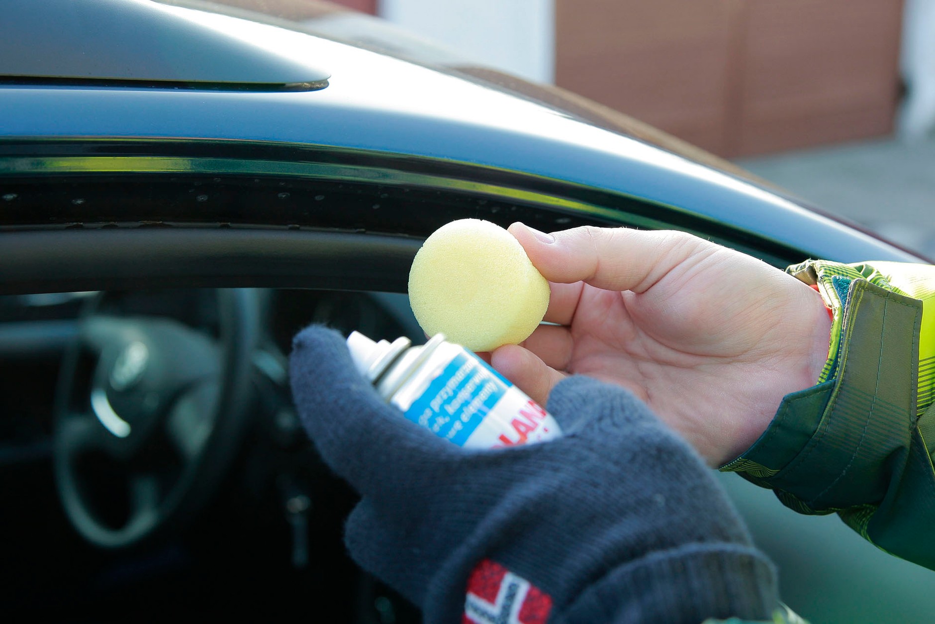 Porwane uszczelki drzwi