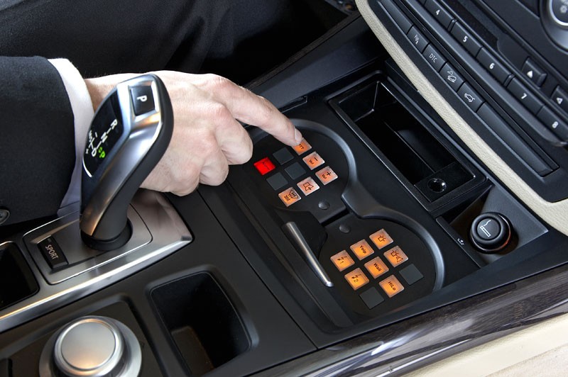 BMW X5 Security Plus: pancerna twierdza (fotogaleria)