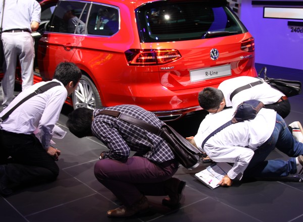 Szpiedzy na targach w Paryżu (Paryż 2014)