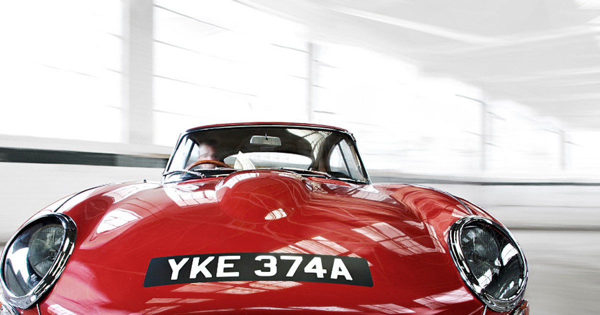 Jaguar E-Type pięćdziesięciolatkiem